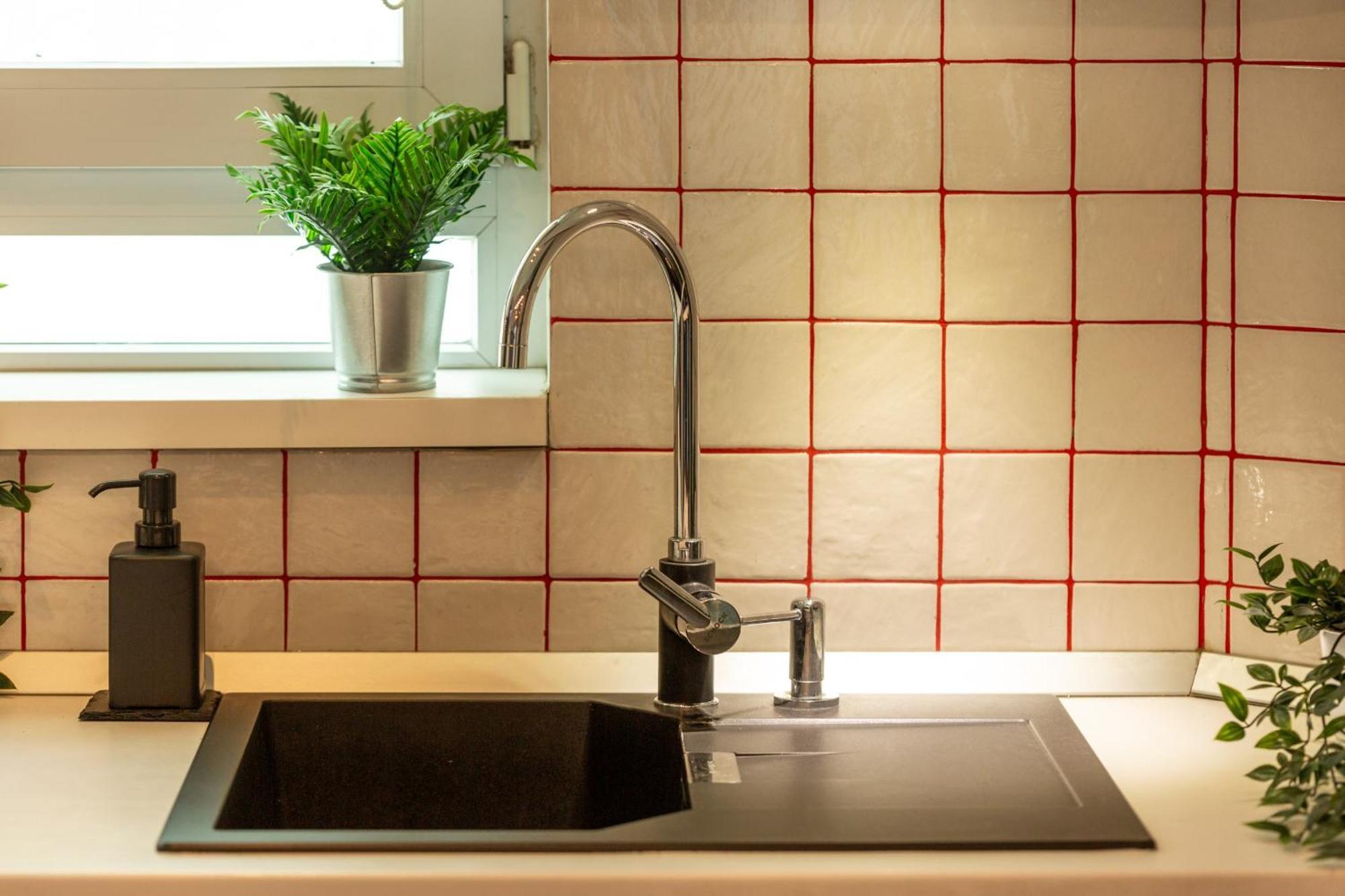 Modern 1Br Apt In The Old Town: The Perfect Choice Bukarest Eksteriør billede